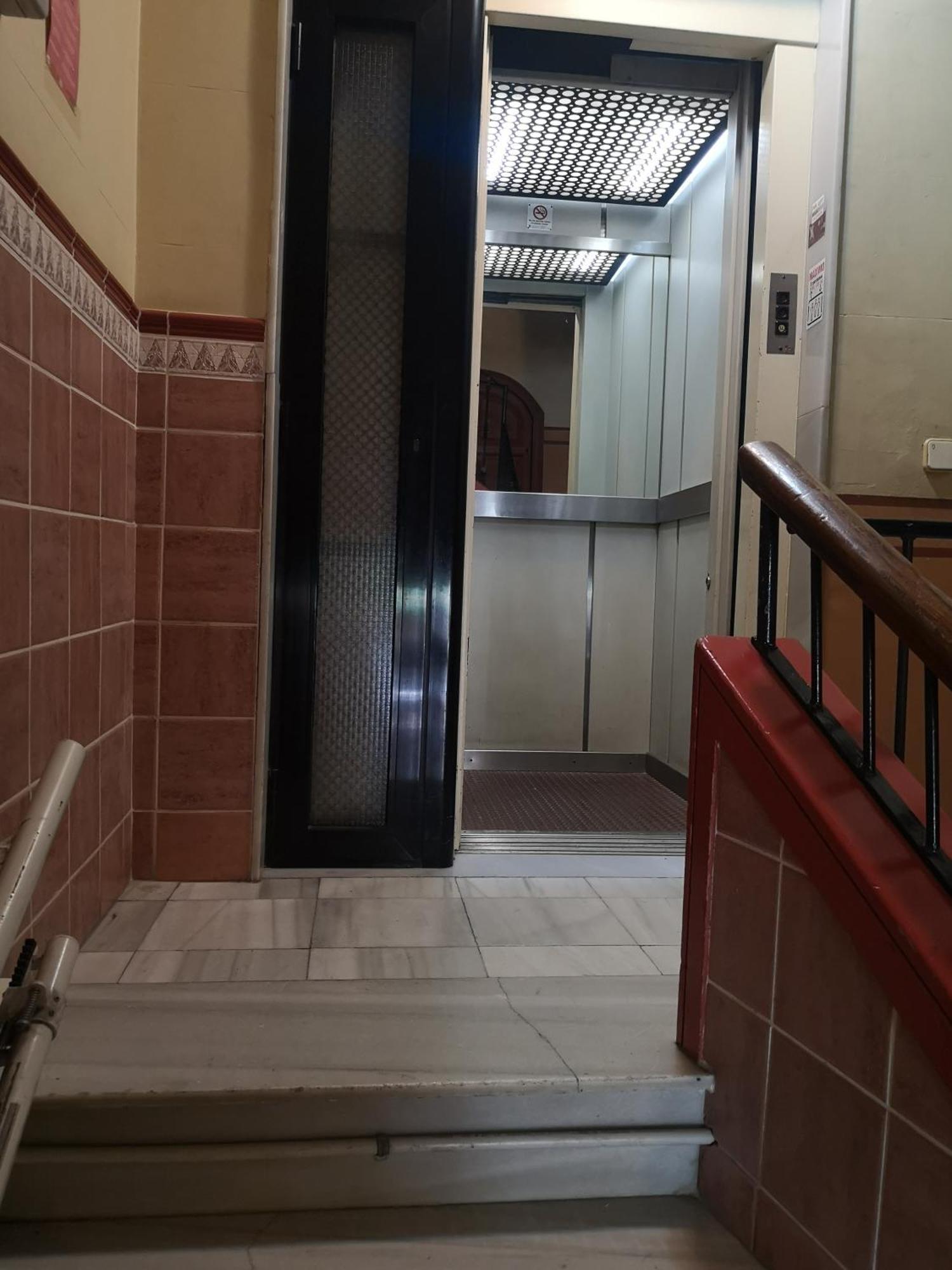 Aparteasy - Family Sant Antoni Apt. Barcelona Luaran gambar