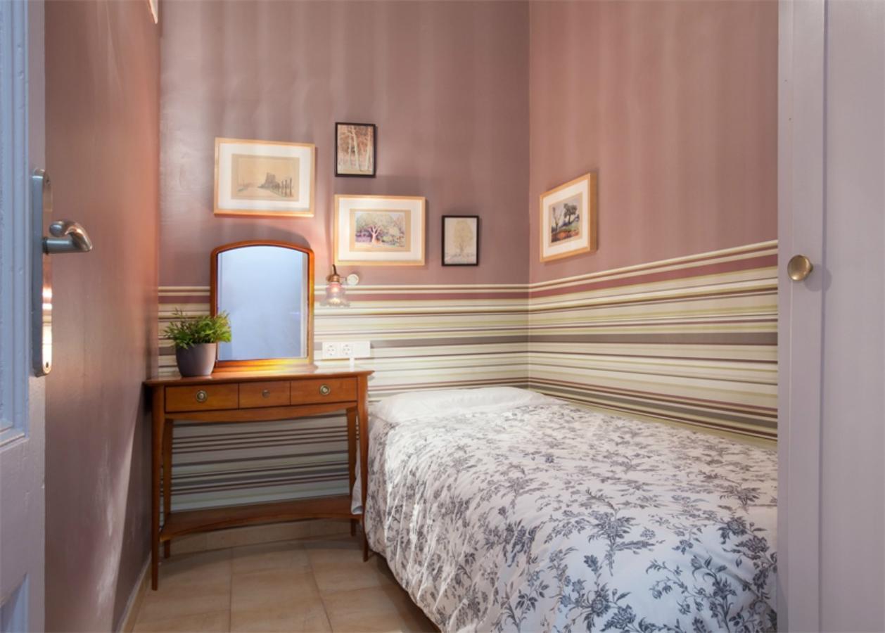Aparteasy - Family Sant Antoni Apt. Barcelona Luaran gambar